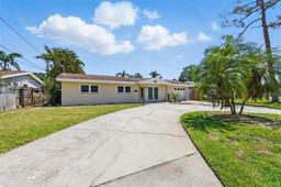 Picture of 1524 Carson Circle Ne, St Petersburg, FL 33703