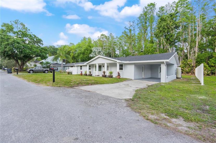 Picture of 16411 Lake Byrd Drive, Tampa FL 33618