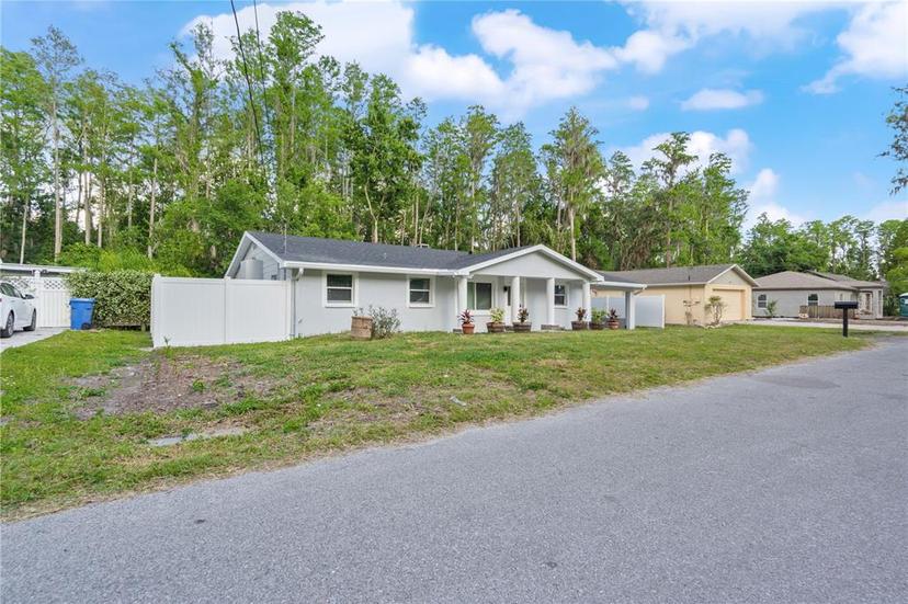 Picture of 16411 Lake Byrd Drive, Tampa FL 33618