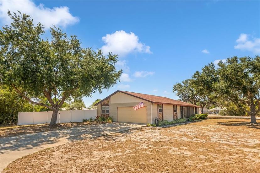 Picture of 211 Pierce Street, Lake Wales FL 33859
