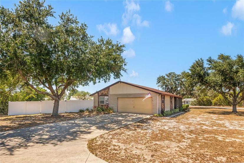 Picture of 211 Pierce Street, Lake Wales FL 33859