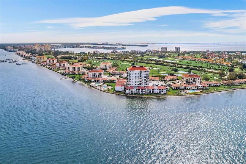 Picture of 6265 Sun Boulevard Unit 805, St Petersburg FL 33715