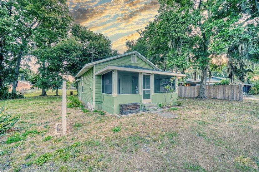 Picture of 230 Denton Avenue, Auburndale FL 33823