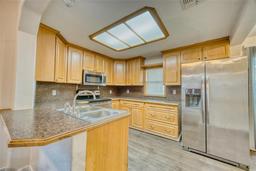 Picture of 230 Denton Avenue, Auburndale, FL 33823