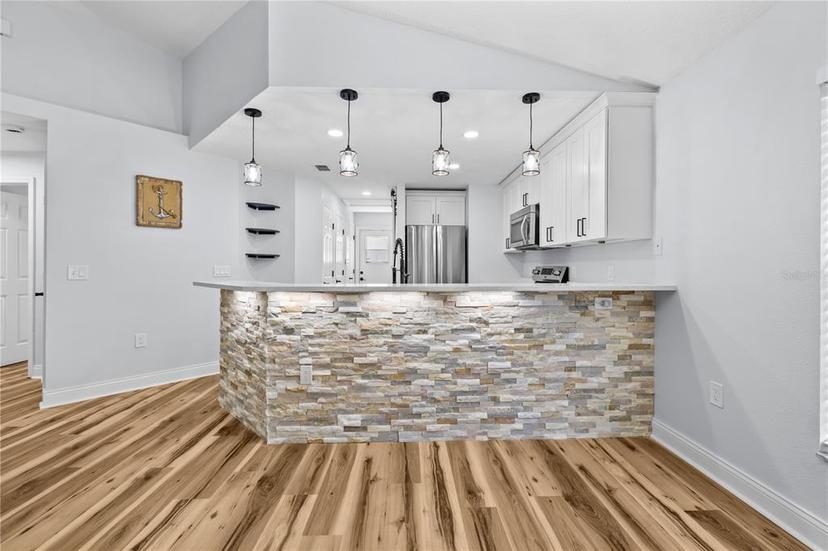 Picture of 7509 S West Shore Boulevard, Tampa FL 33616