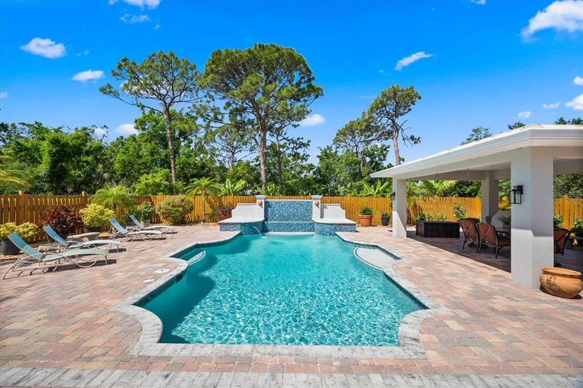 Picture of 5603 Ravenwood Drive, Sarasota FL 34243