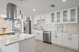 Picture of 3370 Harbor Lake Drive, Largo, FL 33770
