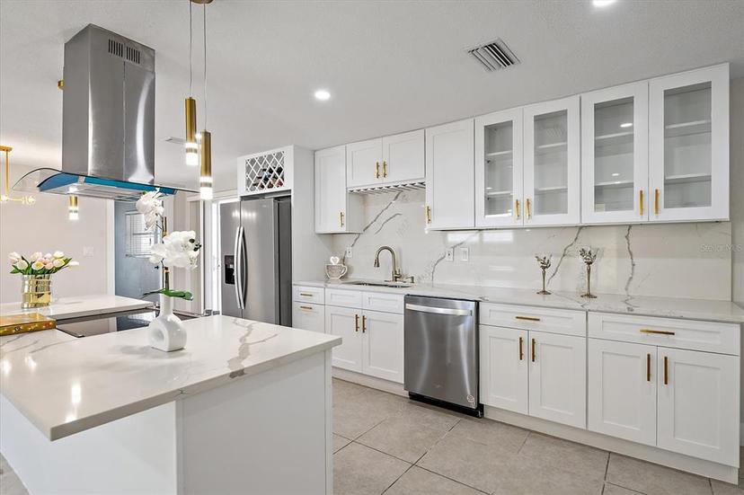 Picture of 3370 Harbor Lake Drive, Largo FL 33770
