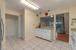 Picture of 903 Belle Oak Drive, Leesburg, FL 34748