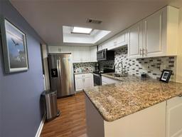 Picture of 404 Lennox Road W Unit 404, Palm Harbor, FL 34683