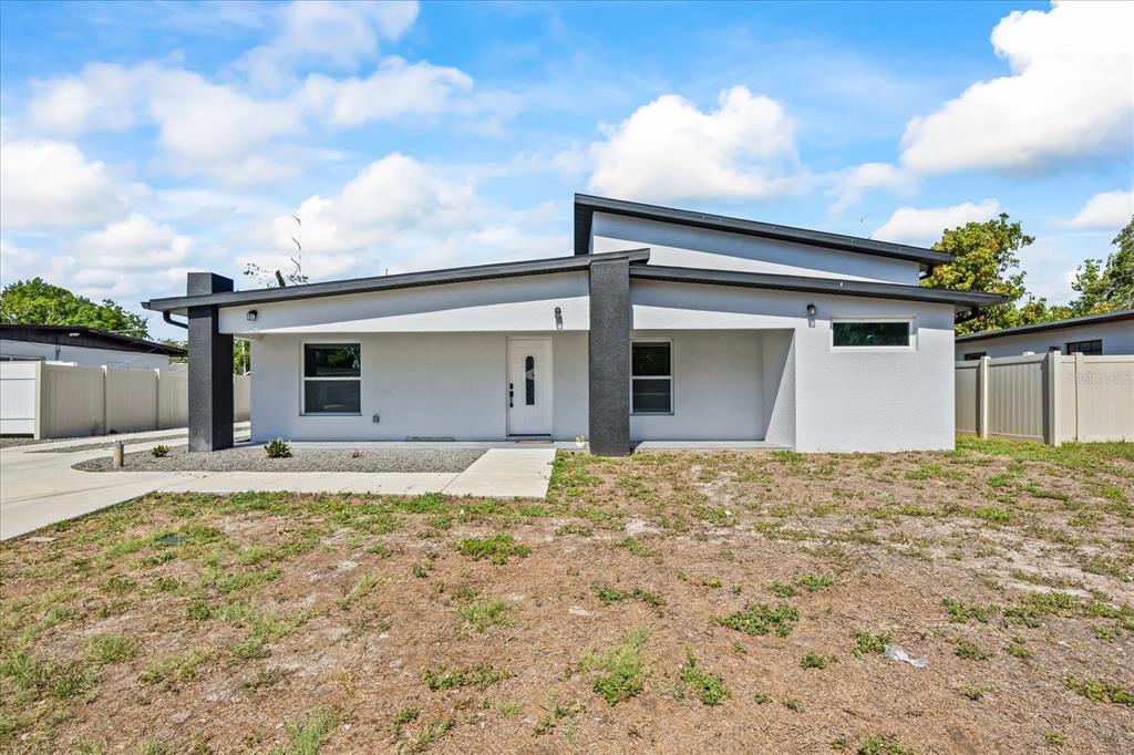 Picture of 10104 N Dartmouth Avenue, Tampa, FL 33612
