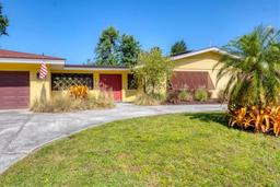 Picture of 2410 Tanglewood Drive, Sarasota, FL 34239