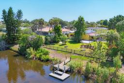 Picture of 2410 Tanglewood Drive, Sarasota, FL 34239
