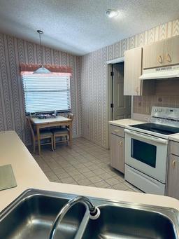 Picture of 668 Jamaica Circle, Lakeland, FL 33803