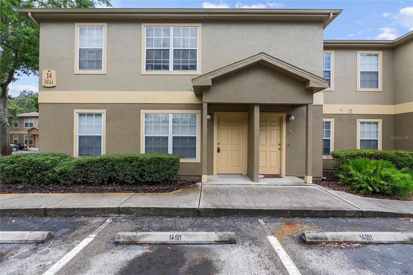 Picture of 5908 Brickleberry Lane Unit 106, Zephyrhills FL 33541