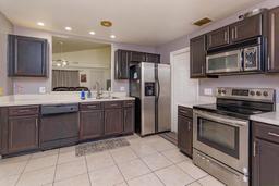 Picture of 1023 Royal Oaks Drive, Apopka, FL 32703