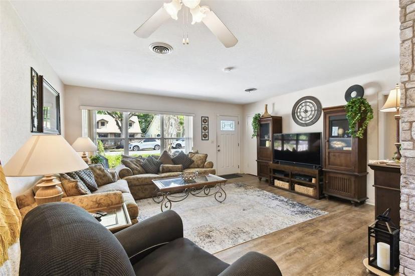 Picture of 4610 W Mcelroy Avenue, Tampa FL 33611