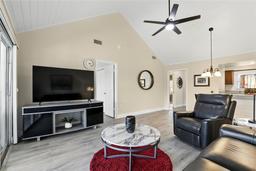 Picture of 1136 Villa Lane Unit 96, Apopka, FL 32712