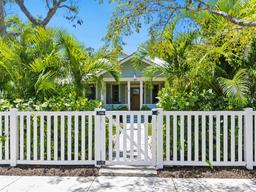 Picture of 324 Julia Place, Sarasota, FL 34236