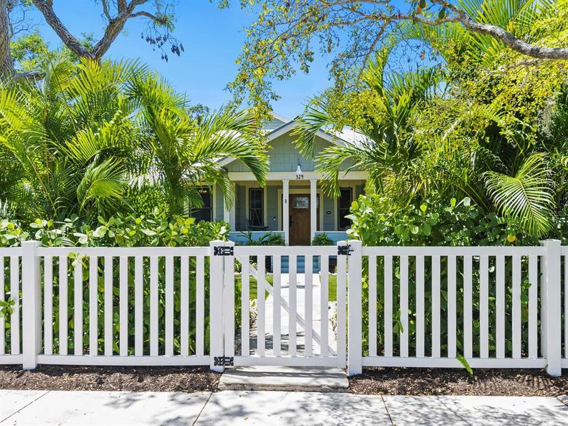 Picture of 324 Julia Place, Sarasota FL 34236