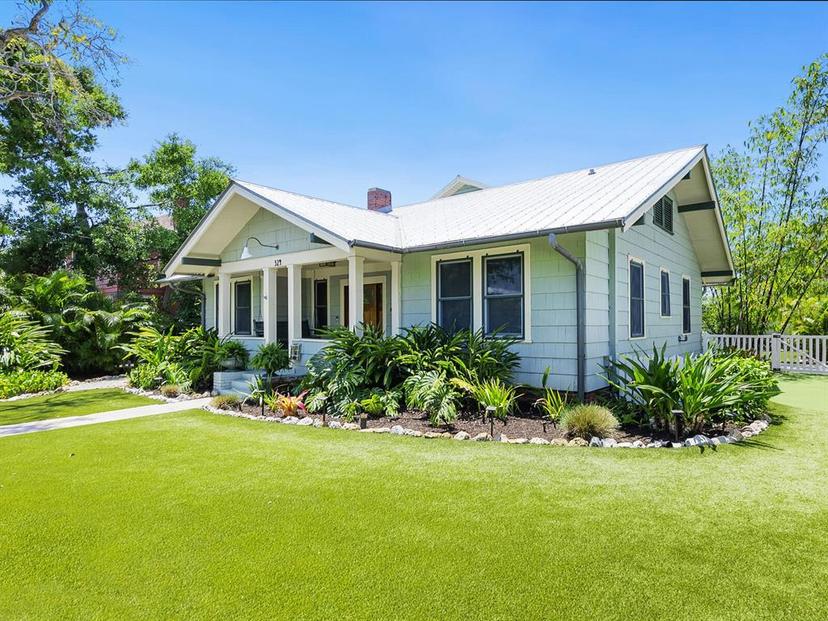 Picture of 324 Julia Place, Sarasota FL 34236