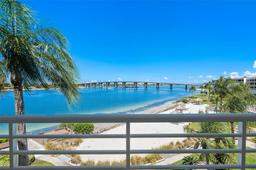 Picture of 6081 Bahia Del Mar Circle Unit 452, St Petersburg, FL 33715