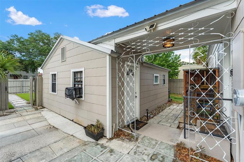 Picture of 921 W Coral Street, Tampa FL 33602