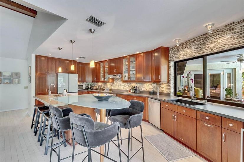 Picture of 2428 Oak Landing Drive, Brandon FL 33511