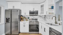 Picture of 2211 Belleair Road Unit D3, Clearwater, FL 33764