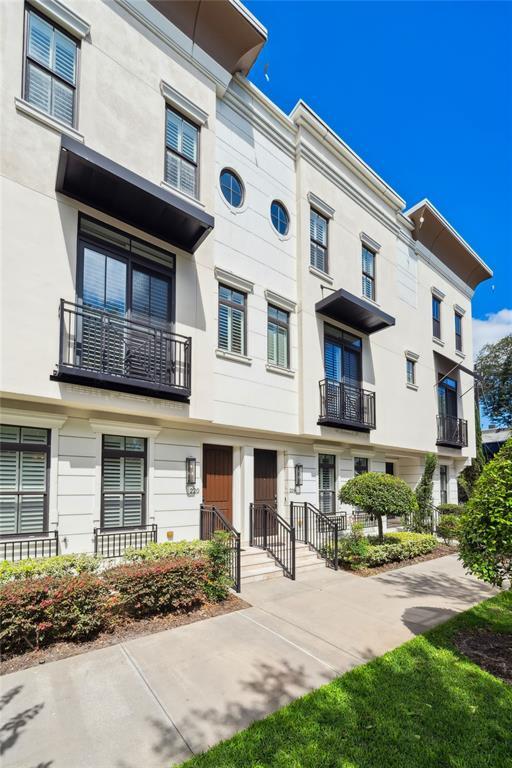Picture of 220 S Summerlin Avenue, Orlando FL 32801