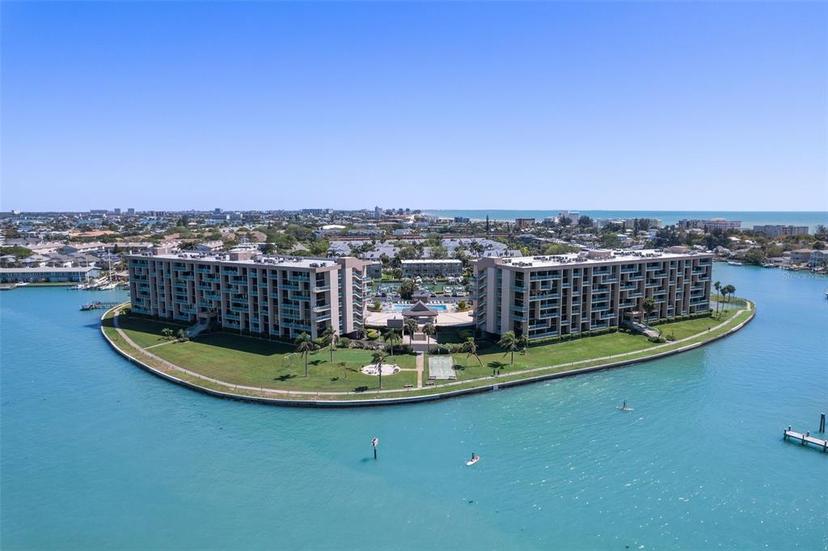 Picture of 1 Key Capri Unit 303E, Treasure Island FL 33706