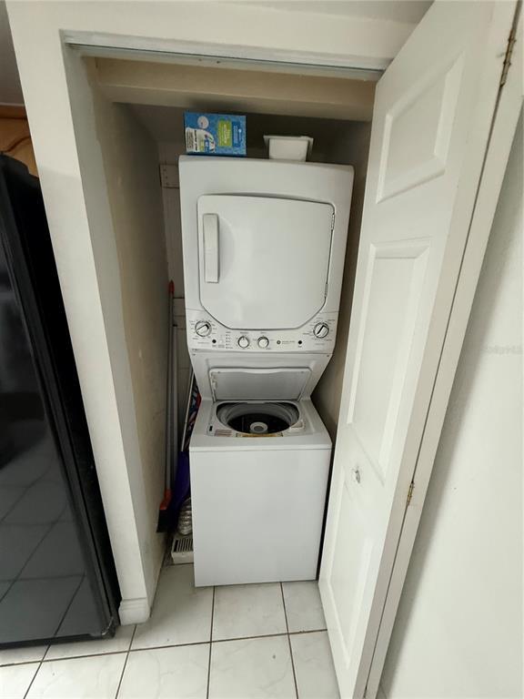 Picture of 1 Key Capri Unit 303E, Treasure Island FL 33706