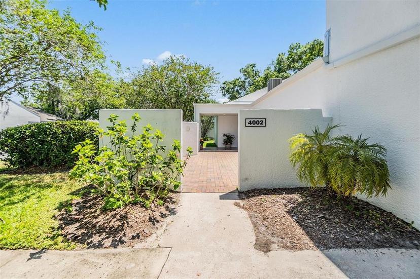 Picture of 4002 Cypress Court Unit 4002, Tampa FL 33618