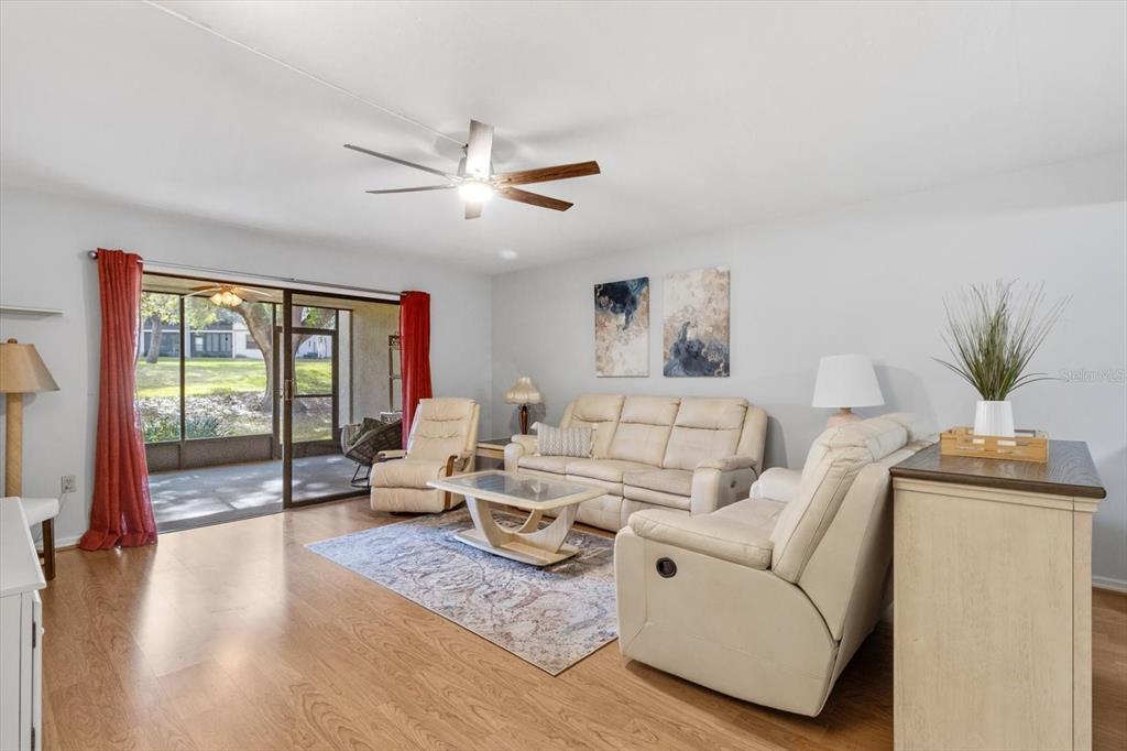 Picture of 340 E Glassboro Court Unit 4B, Hernando, FL 34442