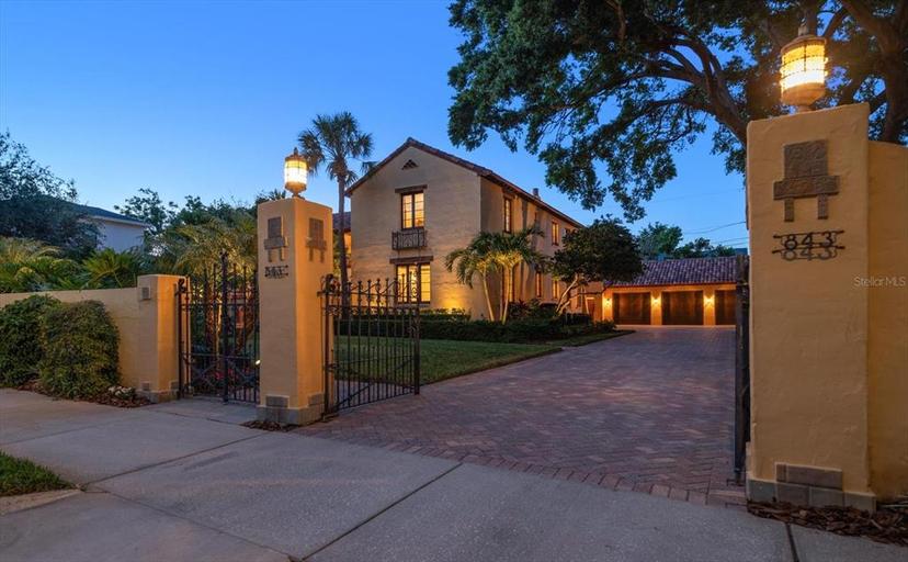 Picture of 843 17Th Avenue N, St Petersburg FL 33704