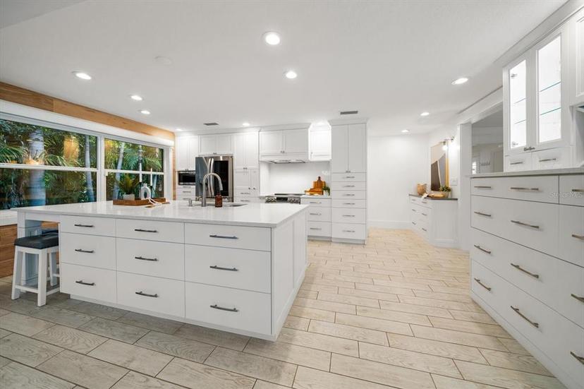 Picture of 16 Hibiscus Road, Belleair FL 33756