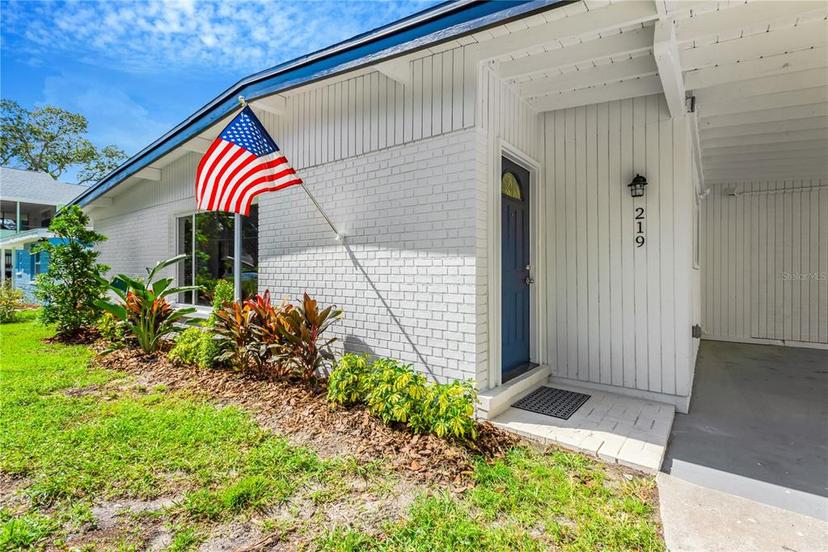 Picture of 219 80Th Avenue Ne, St Petersburg FL 33702