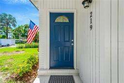 Picture of 219 80Th Avenue Ne, St Petersburg, FL 33702