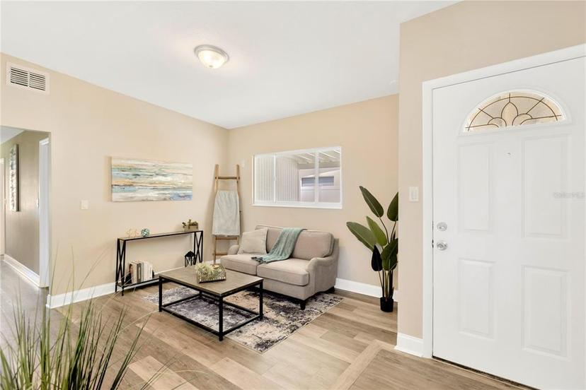 Picture of 219 80Th Avenue Ne, St Petersburg FL 33702