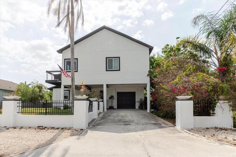 Picture of 7404 Bay Drive, Tampa FL 33635