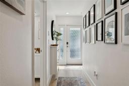 Picture of 5351 Bridge Street Unit 9, Tampa, FL 33611
