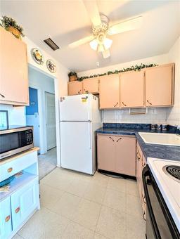 Picture of 5951 Todd Street Unit D37, Bradenton, FL 34207