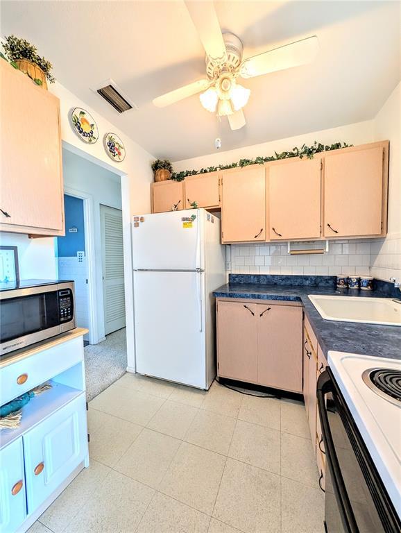 Picture of 5951 Todd Street Unit D37, Bradenton FL 34207