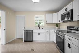 Picture of 115 S Saturn Avenue, Clearwater, FL 33755