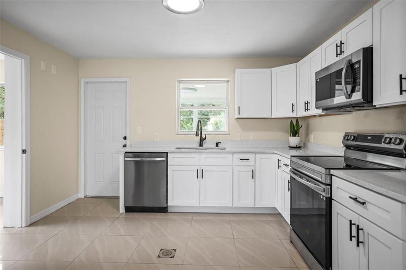 Picture of 115 S Saturn Avenue, Clearwater FL 33755