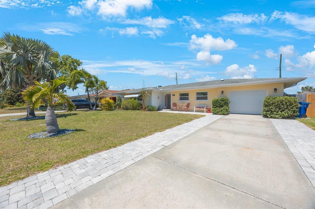 Picture of 11619 80Th Avenue, Seminole, FL 33772