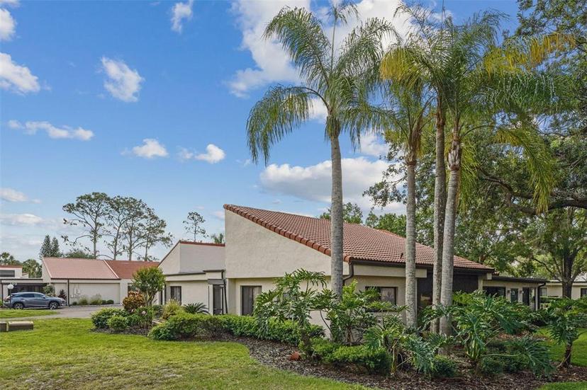 Picture of 107 Seville Court N, Plant City FL 33566