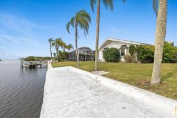 Picture of 5611 Pilots Place, New Port Richey, FL 34652
