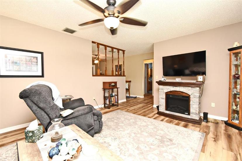 Picture of 2102 Urbana Avenue, Deltona FL 32725