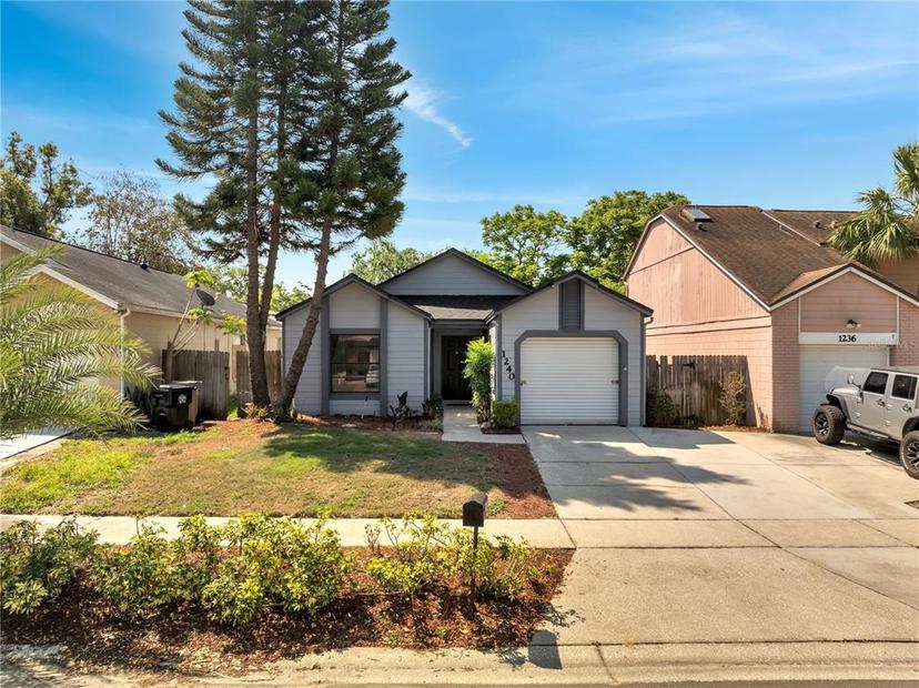 Picture of 1240 Pin Oak Drive, Apopka FL 32703